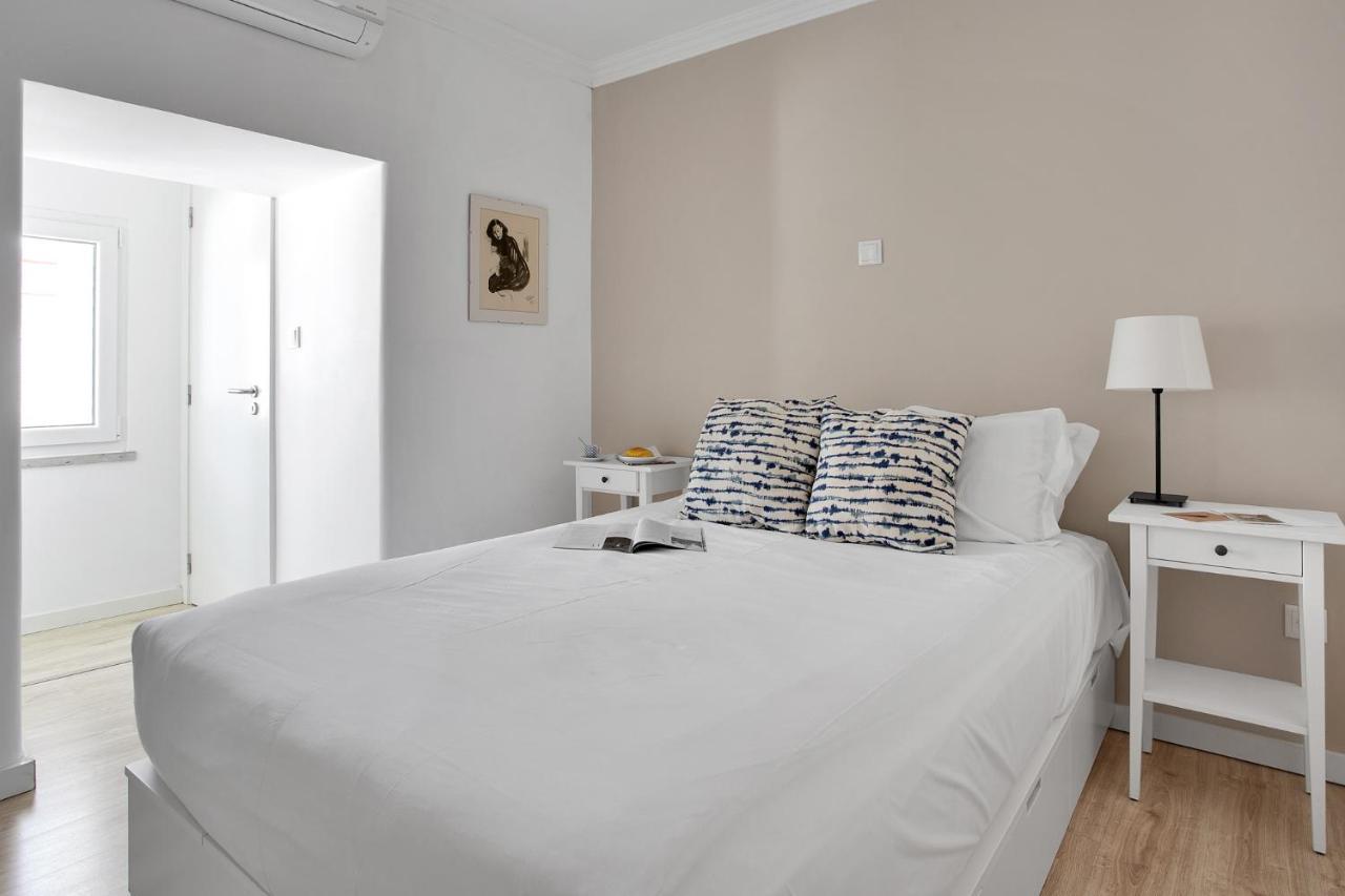 Modern 2 Bedroom Apartment in Estrela with Outside Terrace! Amazing for Families, Couples, Friends Lissabon Exterior foto