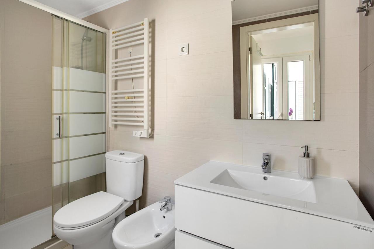 Modern 2 Bedroom Apartment in Estrela with Outside Terrace! Amazing for Families, Couples, Friends Lissabon Exterior foto