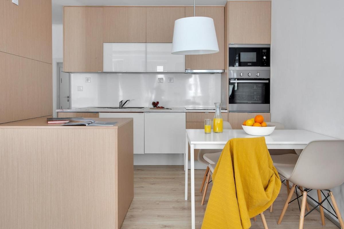 Modern 2 Bedroom Apartment in Estrela with Outside Terrace! Amazing for Families, Couples, Friends Lissabon Exterior foto