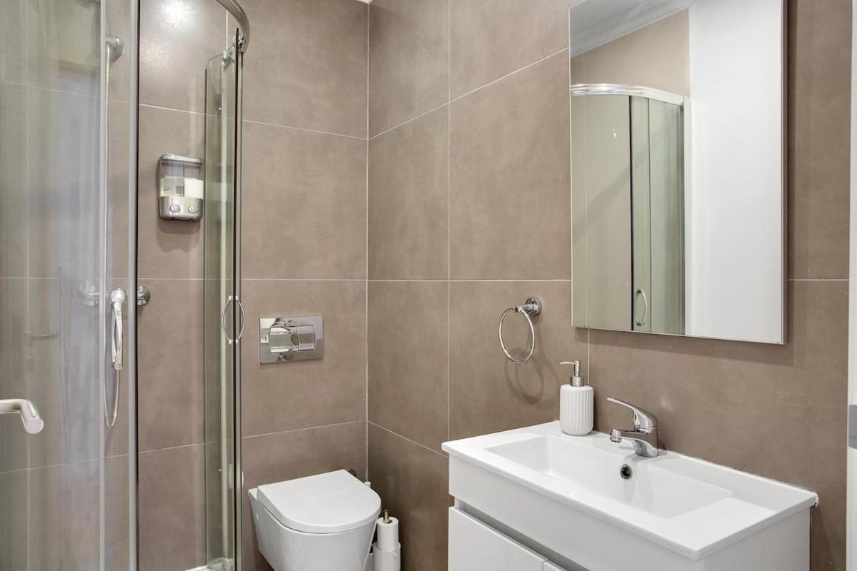 Modern 2 Bedroom Apartment in Estrela with Outside Terrace! Amazing for Families, Couples, Friends Lissabon Exterior foto