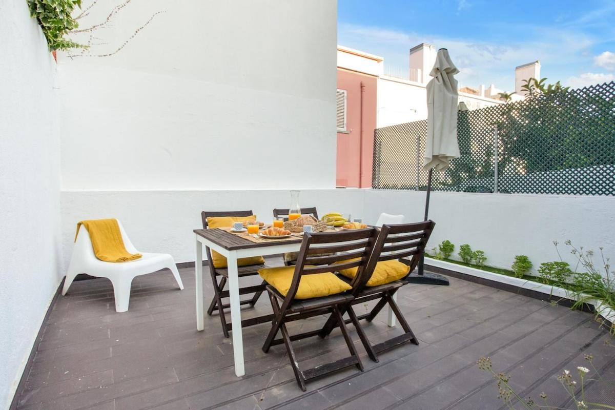 Modern 2 Bedroom Apartment in Estrela with Outside Terrace! Amazing for Families, Couples, Friends Lissabon Exterior foto